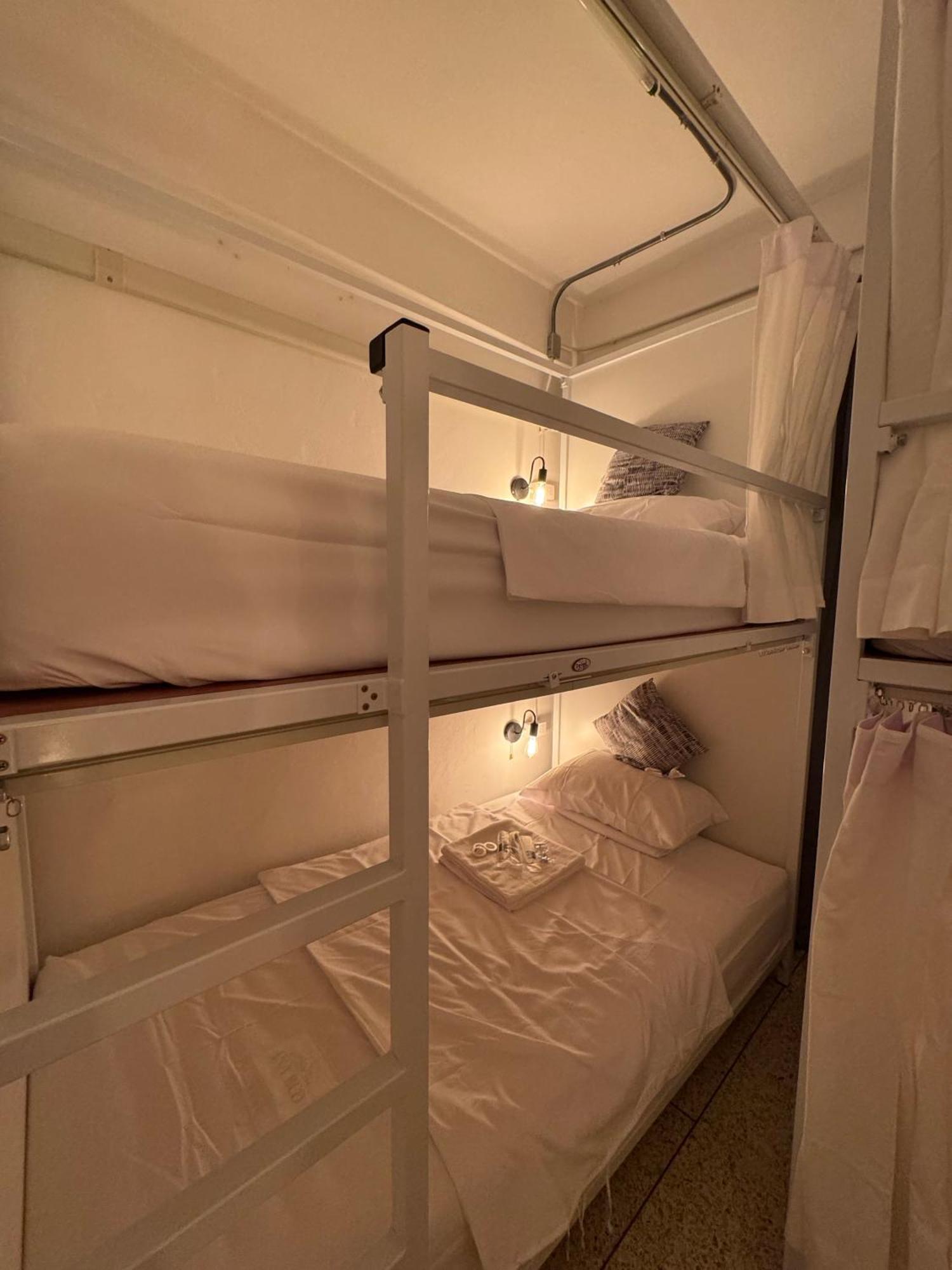 Twenty Two Place Hostel - Sukhumvit 22 Bangkok Kültér fotó