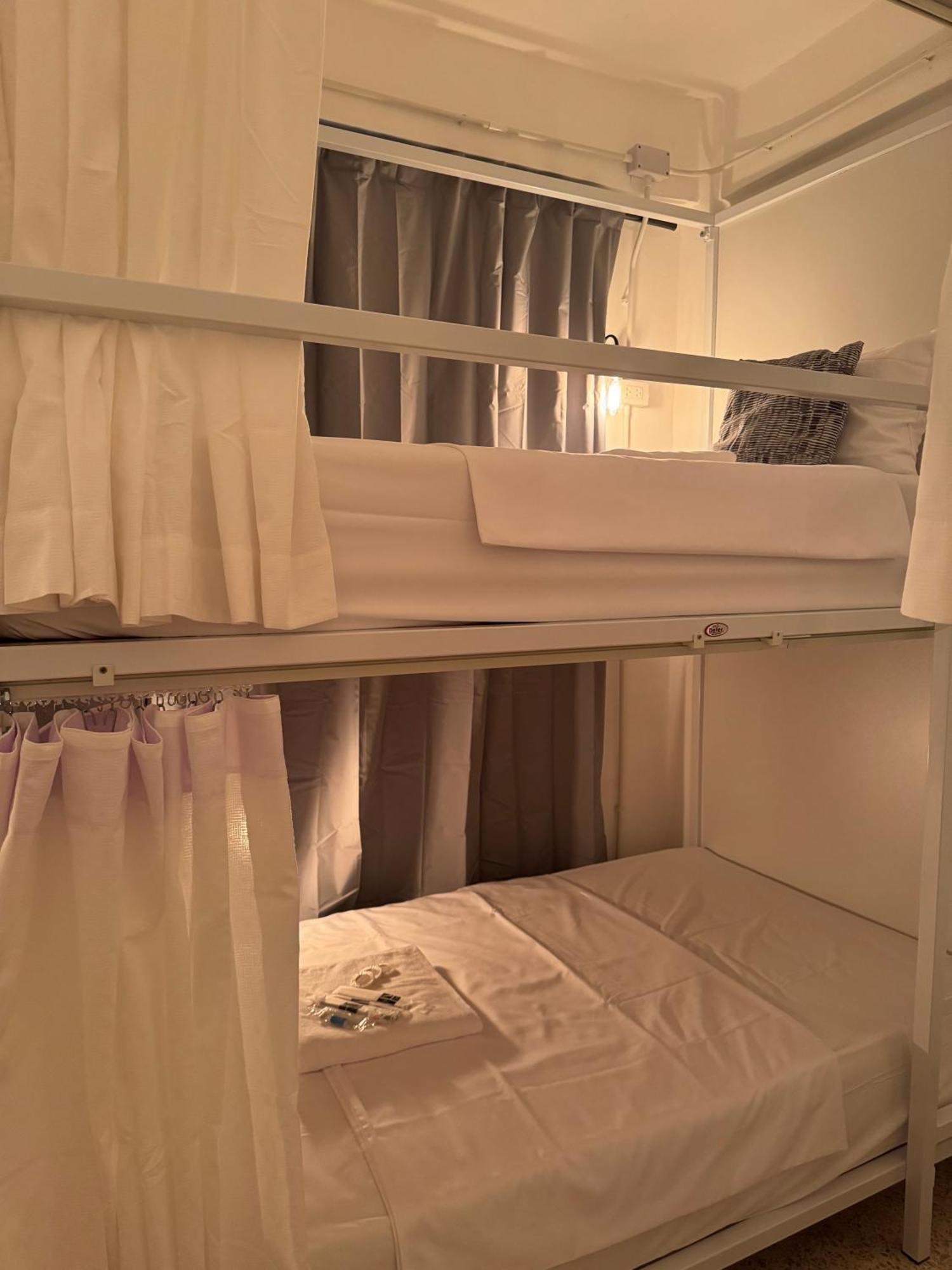 Twenty Two Place Hostel - Sukhumvit 22 Bangkok Kültér fotó