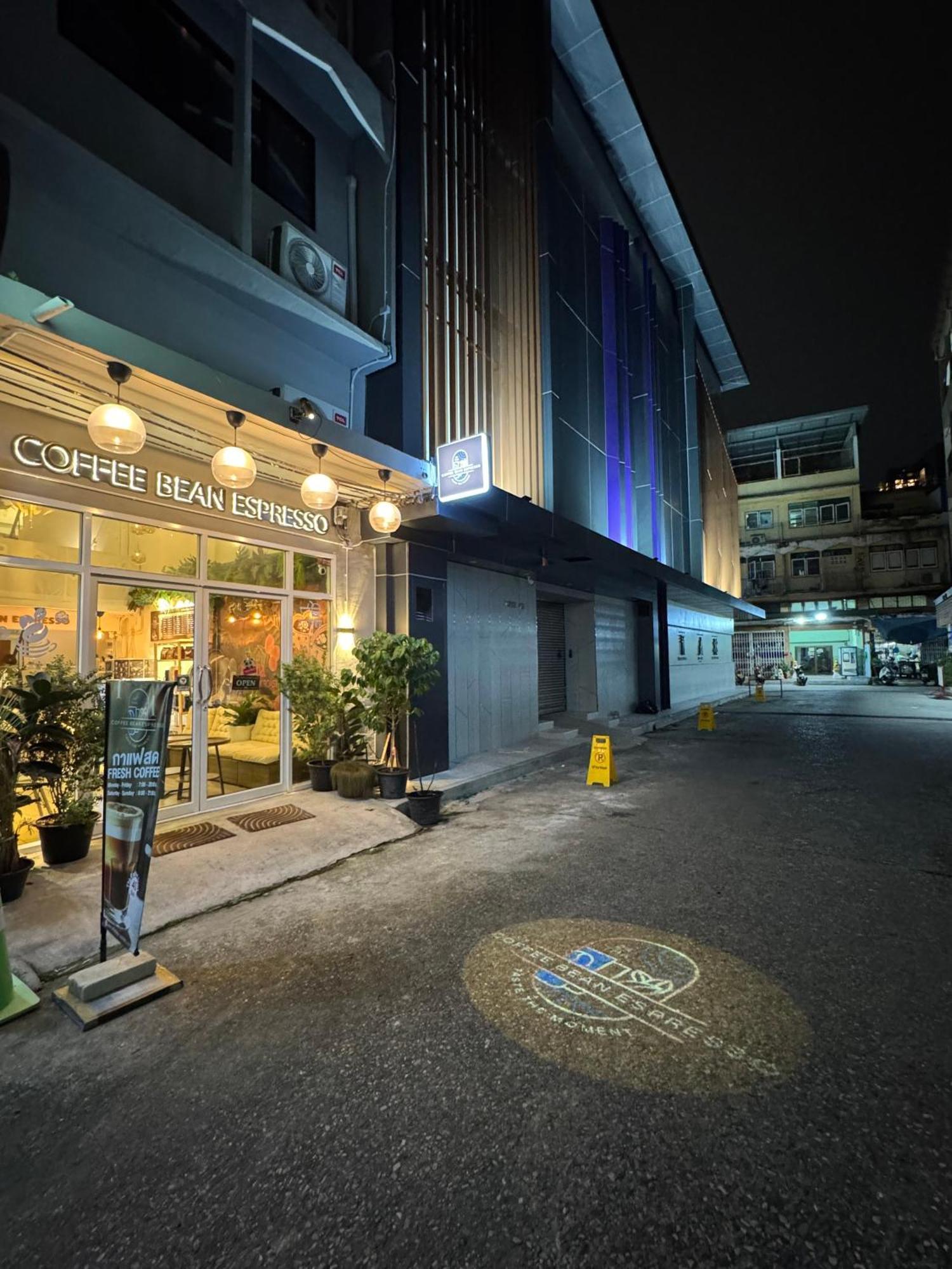 Twenty Two Place Hostel - Sukhumvit 22 Bangkok Kültér fotó